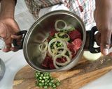 コンゴ風 牛肉とオクラの煮込み作り方1写真