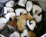 簡単！水菜と椎茸のお味噌汁☆鶏風味作り方1写真
