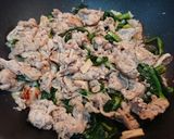 美味です✨豚肩ロースと小松菜と椎茸の炒飯作り方3写真