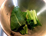 小松菜と油揚げとしめじのお味噌汁作り方1写真