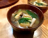 小松菜と油揚げとしめじのお味噌汁作り方9写真