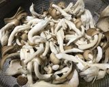 九条ネギと白菜とキノコと豚肉の和風スープ作り方1写真