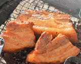 チップにローリエをプラス・豚バラ肉の燻製作り方4写真