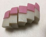 おせちに二枚のかまぼこがカッコいい市松に作り方3写真