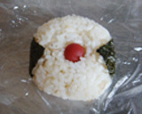 ちょっとお出かけ用こむすびまんのおむすび作り方4写真
