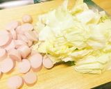 【簡単】魚肉ソーセージオーロラソース炒め作り方1写真