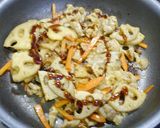 簡単！豚バラ蓮根のソースカレー炒め作り方3写真
