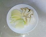 トムヤムクンスープの具材(市販スープで)作り方4写真