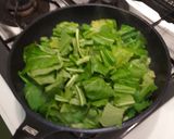 もち菜と豚肉のニンニク炒め作り方3写真