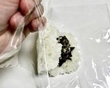 簡単！おにぎりの具☆昆布マヨおにぎり☆作り方6写真