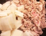 子供も大好き☆大根と豚肉と春菊の絶品煮物作り方3写真