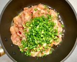 鶏もも肉ともやしのピリ辛炒め煮作り方4写真