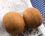 キウイの保存方法。新聞紙で。作り方1写真