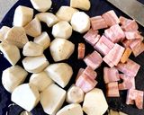里芋とベーコンの煮物作り方1写真