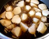 里芋とベーコンの煮物作り方3写真