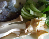えびとたっぷり野菜のあんかけ焼きそば作り方1写真