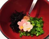 お一人様用。即席ヒジキ入り味噌汁。作り方2写真