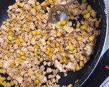 香ばし旨〜☆ひき肉とコーンのそぼろ炒め作り方7写真
