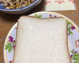 肉そぼろリメイク☆そぼろチーズトースト作り方1写真