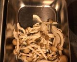 さつまいもとしめじの大学きんぴら作り方1写真