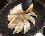 5分で簡単！冷凍餃子を美味しく焼く方法作り方2写真