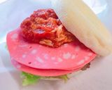 朝食に！ツナトマトのビアソーセージサンド作り方6写真