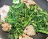 カブの葉と、塩糀漬け豚肉のさっと炒め作り方3写真