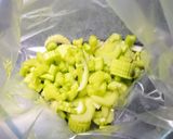 切って漬けるだけの絶品セロリの甘酢漬け♡作り方2写真