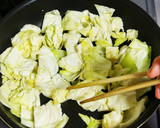 超簡単　キャベツとほうれん草のカレー炒め作り方3写真