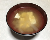 薄味に仕上げた大根の皮と豆腐の味噌汁作り方3写真