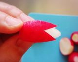 ラディッシュの飾り切り❤️リンゴうさぎ作り方5写真