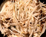 78.5 円しめじともやしと卵の炒め物作り方2写真