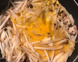 78.5 円しめじともやしと卵の炒め物作り方3写真