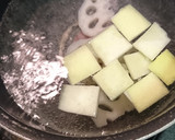 蓮根とキノコの鮭マヨ和え作り方1写真