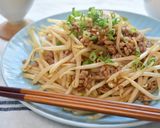 節約！もやしとひき肉のピリ辛炒め作り方4写真