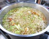みそラーメン(煮干しと鰹節)　給食作り方4写真