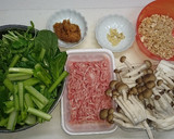 生だしで豆苗と豚ひき肉のナッツ炒め作り方1写真