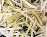 お弁当にも！大根の皮のきんぴら作り方3写真