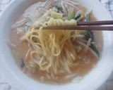 お野菜入り＊とんこつ醤油らーめん♪作り方4写真