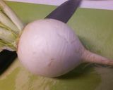 丸だいこんと鶏スペアリブの煮物。作り方1写真