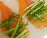 スモークサーモンゆかりマヨ添え作り方1写真