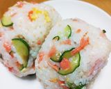 おかずおにぎり⭐鮭、卵、胡瓜の混ぜご飯で作り方2写真