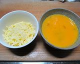 ●いつもの卵焼きにチーズ入れてみました●作り方1写真