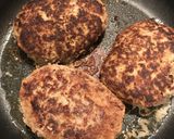 簡単ソース！濃厚生クリームハンバーグ作り方1写真