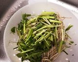 せりのからし酢醤油炒め作り方2写真