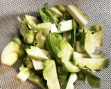 つぼみ菜とソーセージのかんたん炒め作り方1写真