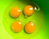 ☆簡単☆鶏そぼろを入れた卵焼き作り方1写真