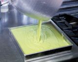 【酒肴 くろ本】うすい豆 豆腐作り方6写真