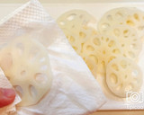 揚げずに簡単！蓮根チップス(蓮根素揚げ)作り方1写真