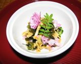 春を食べましょう「八重桜・ヨモギなど」作り方2写真